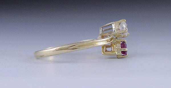 Stunning 14K Yellow Gold Ruby & Sparkling Diamond Toi Et Moi Ring Size 6.25