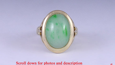 Early 20th Century 14K Yellow Gold Jade Cabochon Ring Size 4.5
