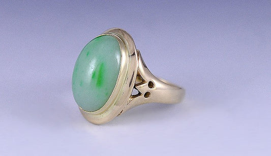 Early 20th Century 14K Yellow Gold Jade Cabochon Ring Size 4.5