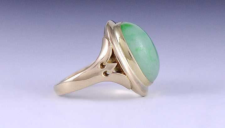 Early 20th Century 14K Yellow Gold Jade Cabochon Ring Size 4.5