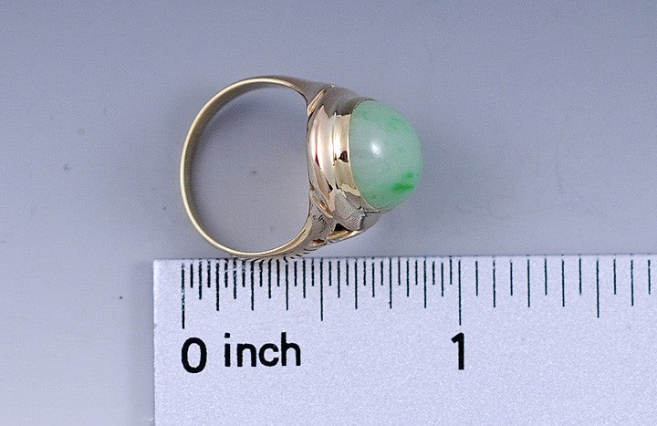 Early 20th Century 14K Yellow Gold Jade Cabochon Ring Size 4.5