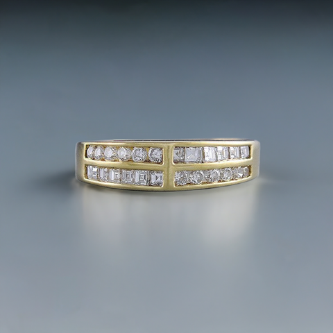 Gorgeous ~.50-.85ct Diamond & 18K Yellow Gold Ring