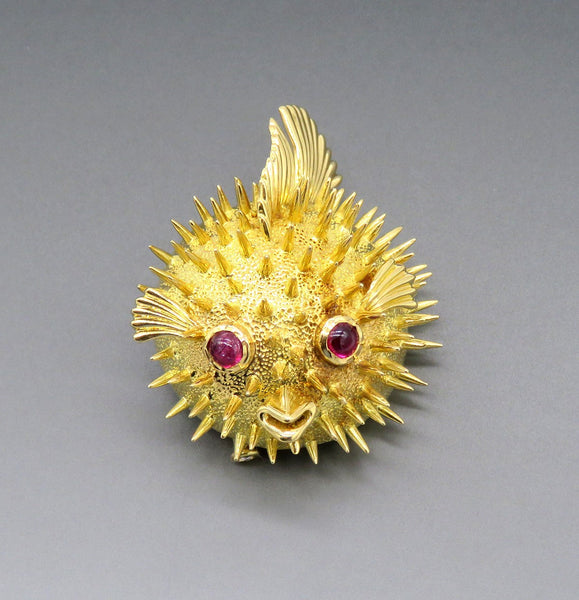 Exquisite VTG French 18k Yellow Gold Ruby Eye Pufferfish Puffer Fish Pin Brooch