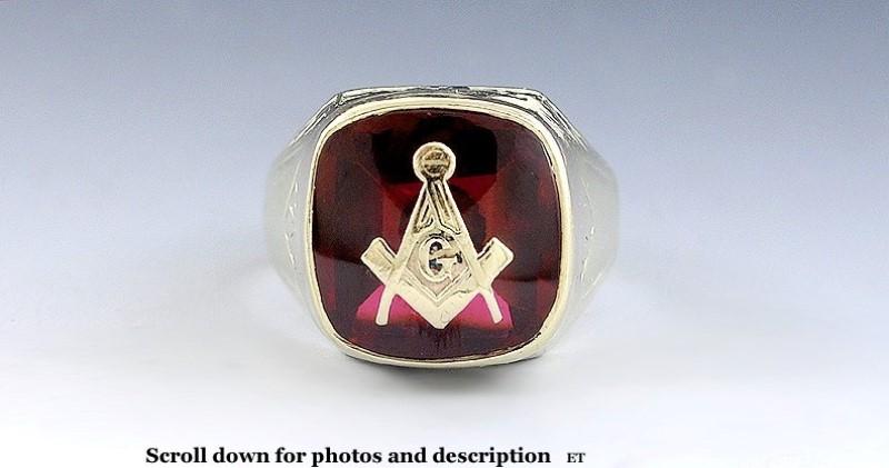 Fantastic c1949 14k Gold Red Masonic Freemason Emblem Signet Style Ring