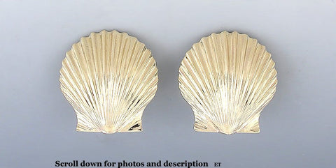 Realistic 14K Yellow Gold Seashell Earrings Shell Clip On