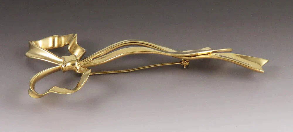 Stunning Tiffany & Company 18K Yellow Gold Heart Ribbon Bow Pin Brooch