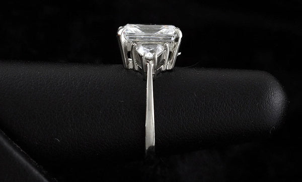Fabulous 14K White Gold and Cubic Zirconia Ring Size 5.5