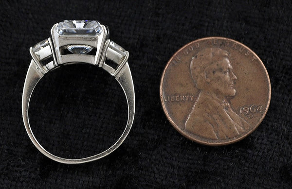 Fabulous 14K White Gold and Cubic Zirconia Ring Size 5.5