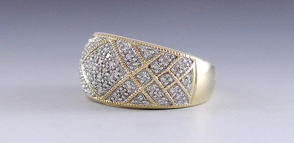 Wonderful Modern Diamond 14K Yellow and White Gold Band Ring Size 5