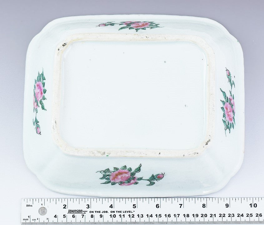 c1870s Great Quality Chinese Rose Medallion Covered Vegetable Serving Dish