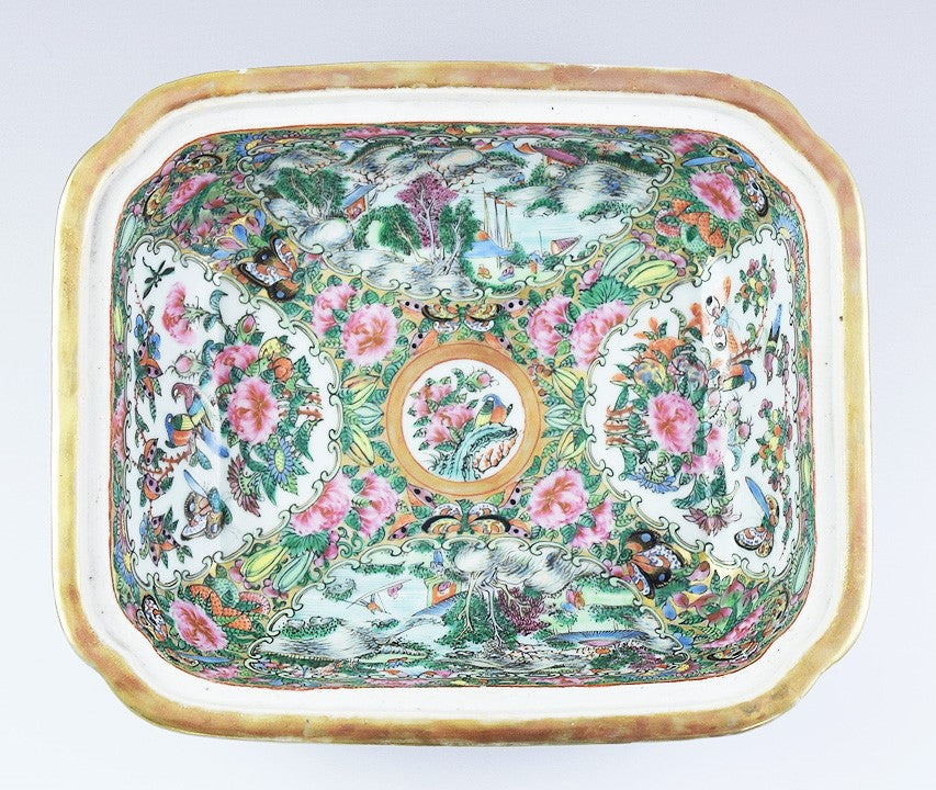 c1870s Great Quality Chinese Rose Medallion Covered Vegetable Serving Dish