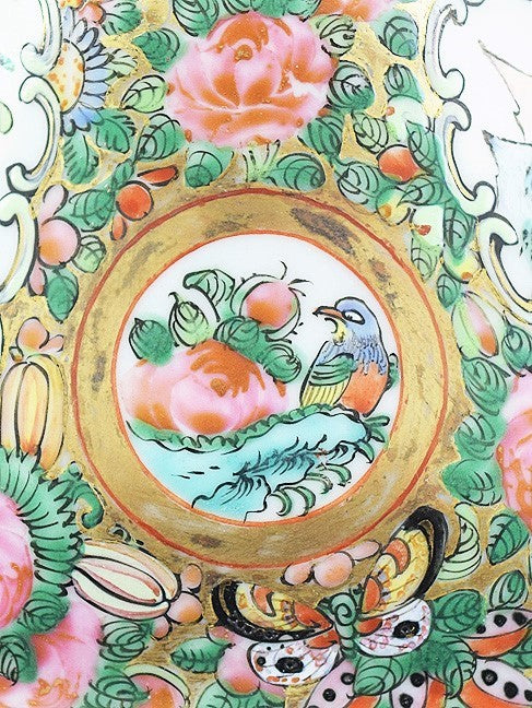 c1870s Great Quality Chinese Rose Medallion Covered Vegetable Serving Dish