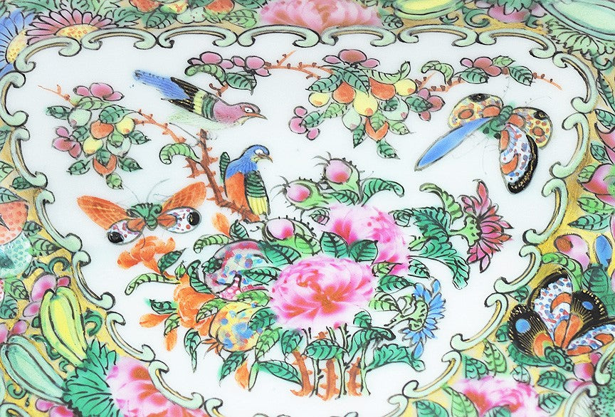 c1870s Great Quality Chinese Rose Medallion Covered Vegetable Serving Dish