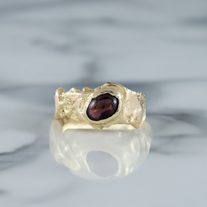 1920s-1950s Arts & Crafts A and C-Style Garnet 14k Gold Ring Size 5.75