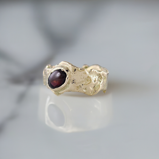 1920s-1950s Arts & Crafts A and C-Style Garnet 14k Gold Ring Size 5.75