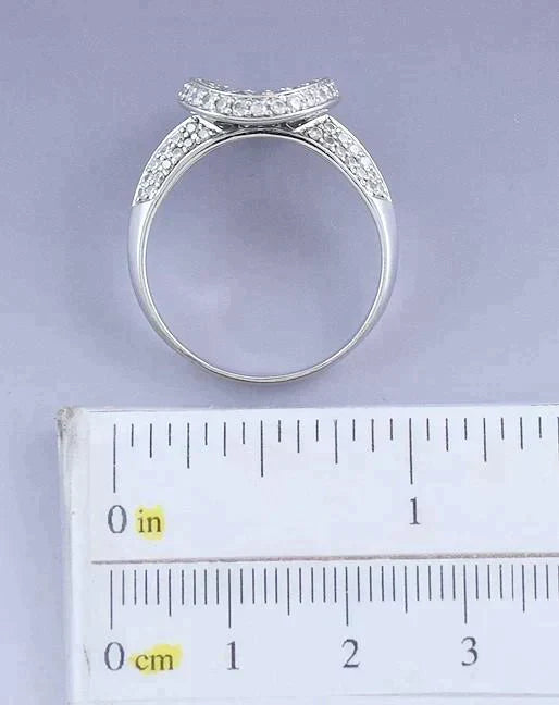 Dazzling 18k White Gold & 1.56ct Diamond Studded Oval Ring