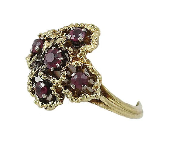 Modern English 18K Yellow Gold Vibrant Ruby Quatrefoil Ring Size 7