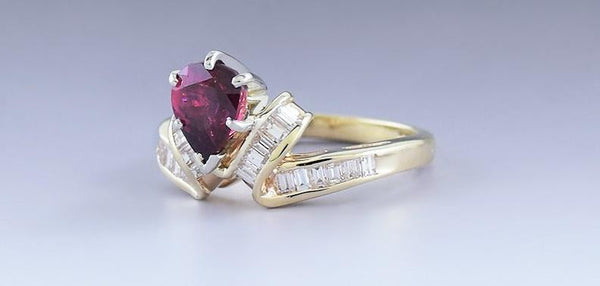 Stunning 14K Yellow Gold ~1.5ct Pear Cut Red Ruby & Diamond Ring Size 6.75