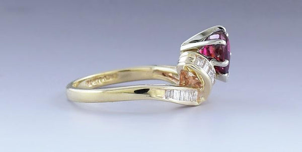 Stunning 14K Yellow Gold ~1.5ct Pear Cut Red Ruby & Diamond Ring Size 6.75