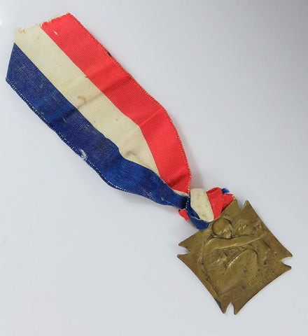 c1917 Rene Lalique French WWI Orphelinat Armees Orphans Charity Medal Pendant