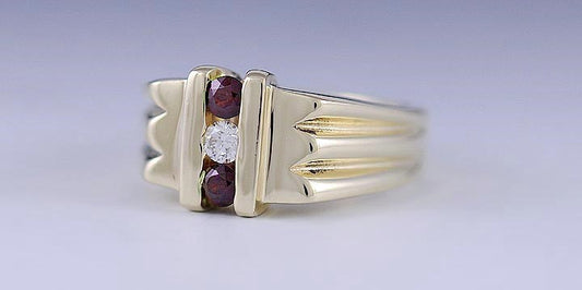 Heavy Weight 14K Yellow Gold Ruby & Diamond Modern Ring Size 6.5