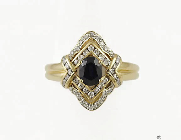 Quality Modern 18K Yellow Gold Diamond & Sapphire Ring