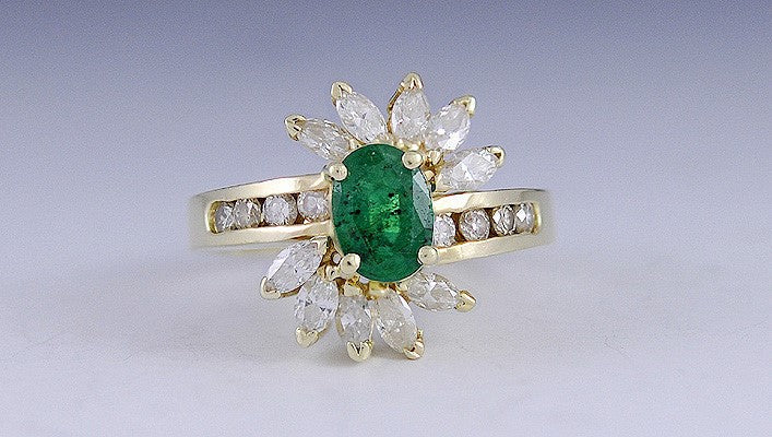 Modern Eye Catching 14K Yellow Gold Emerald & Diamond Ring Size 7.75