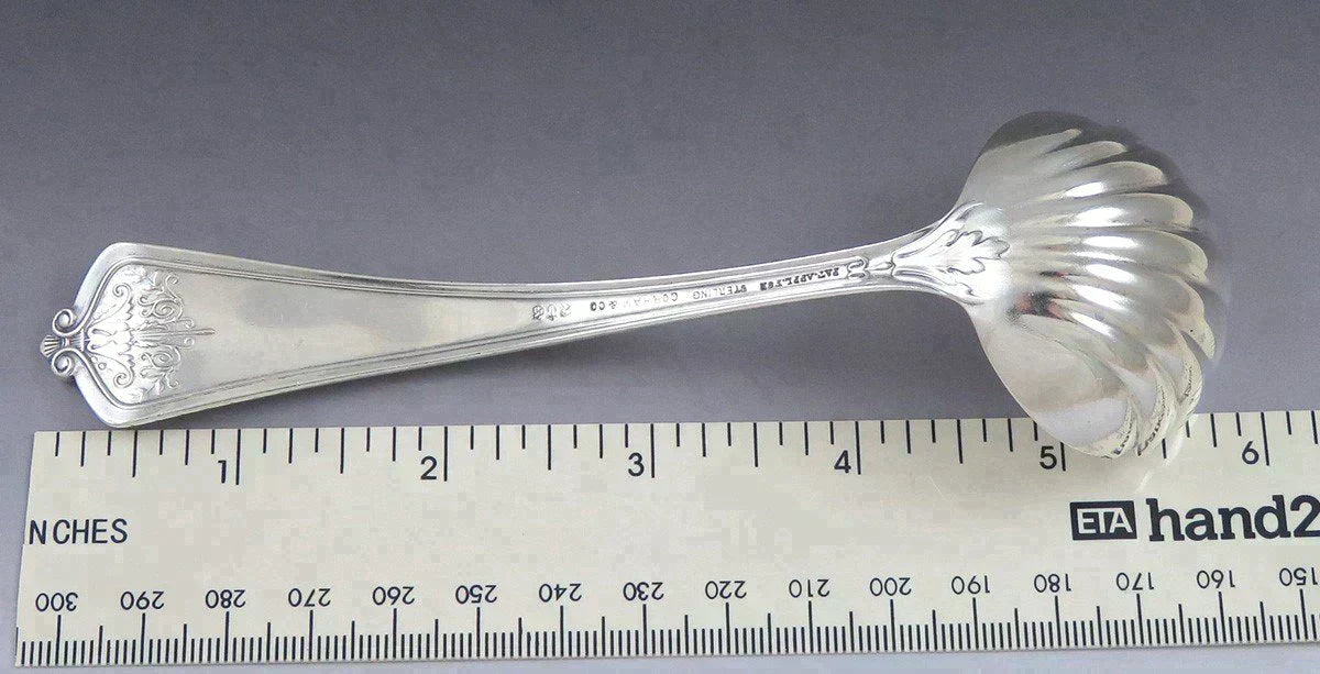 Antique c1875 Sterling Silver Gorham Lady Washington Shell Gravy Sauce Ladle 6"