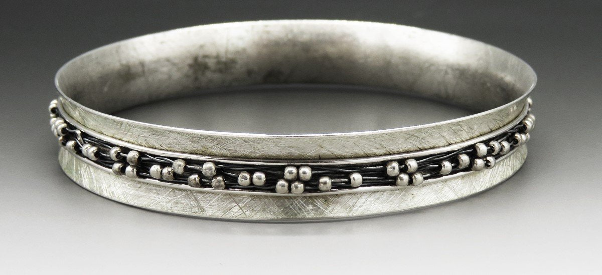 Stylish c1960s VTG Poland Sterling Silver Florentine Beaded Bangle Bracelet