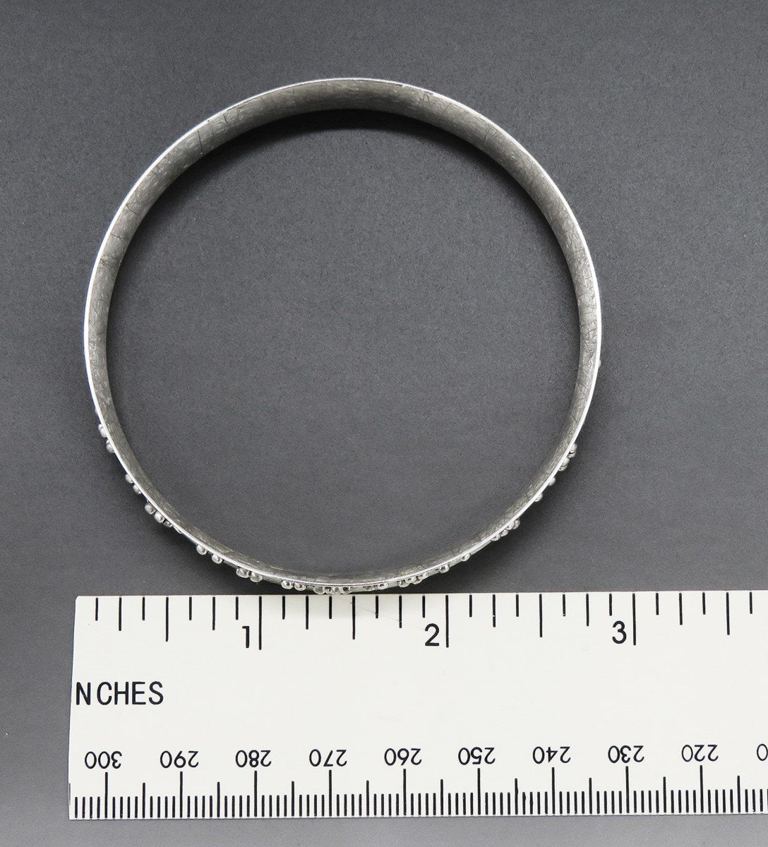 Stylish c1960s VTG Poland Sterling Silver Florentine Beaded Bangle Bracelet