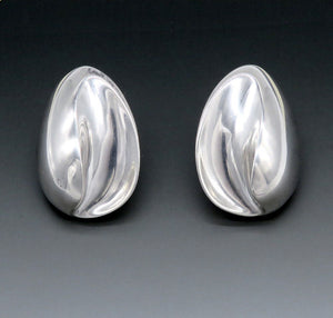 Lovely Signed Yukihiro Shibata Sterling Silver Oval Concave Swirl Earrings
