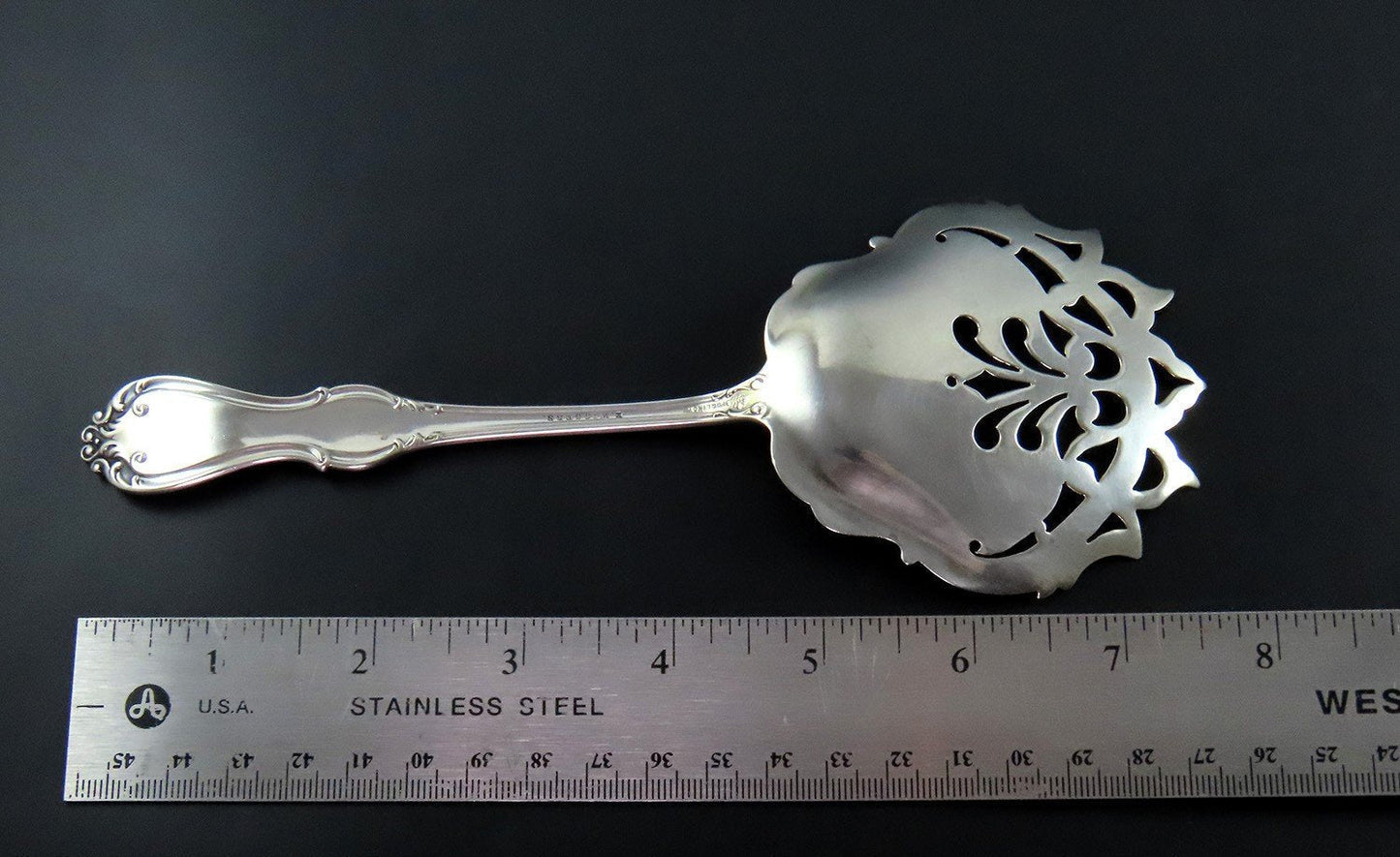 Beautiful Frank Smith Countess Sterling Silver Flat Pierced Tomato Server 7 3/4"