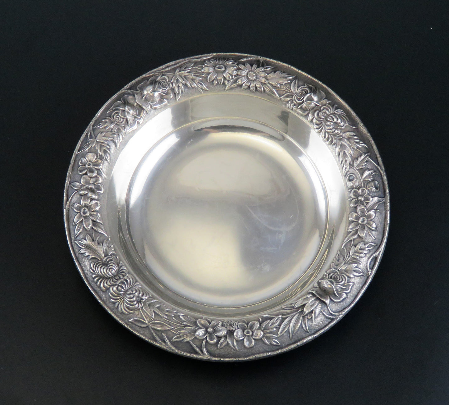 Pristine S. Kirk Sterling Silver Hand Chased Floral Repousse #409 Berry Bowl