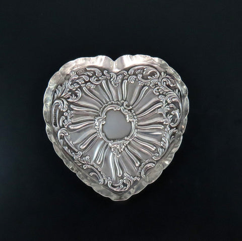 1900 Victorian Small English Sterling Silver Heart Dresser Tray Dish No Mono 4"