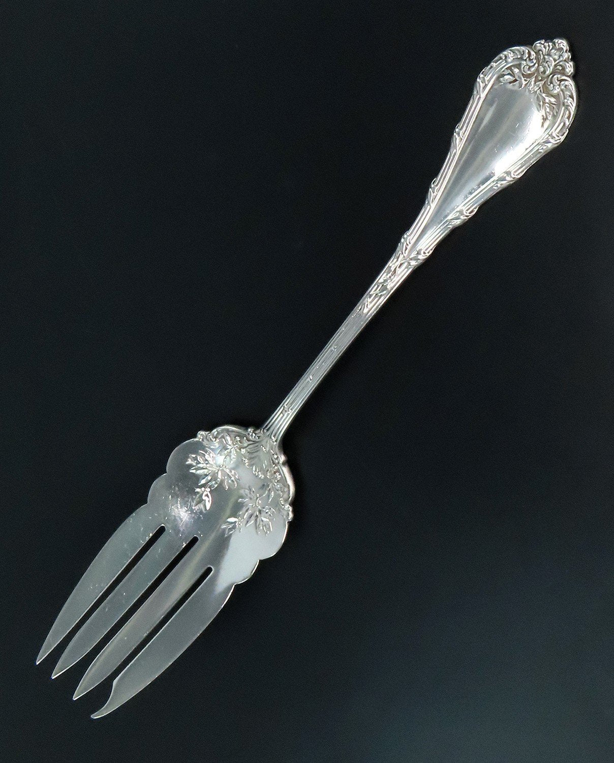 Stylish Durgin Madame Royale Sterling Silver Serving Fork No Mono 9 1/4 in