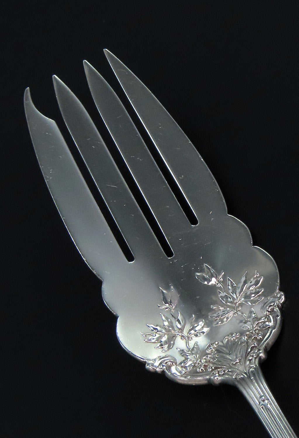 Stylish Durgin Madame Royale Sterling Silver Serving Fork No Mono 9 1/4 in