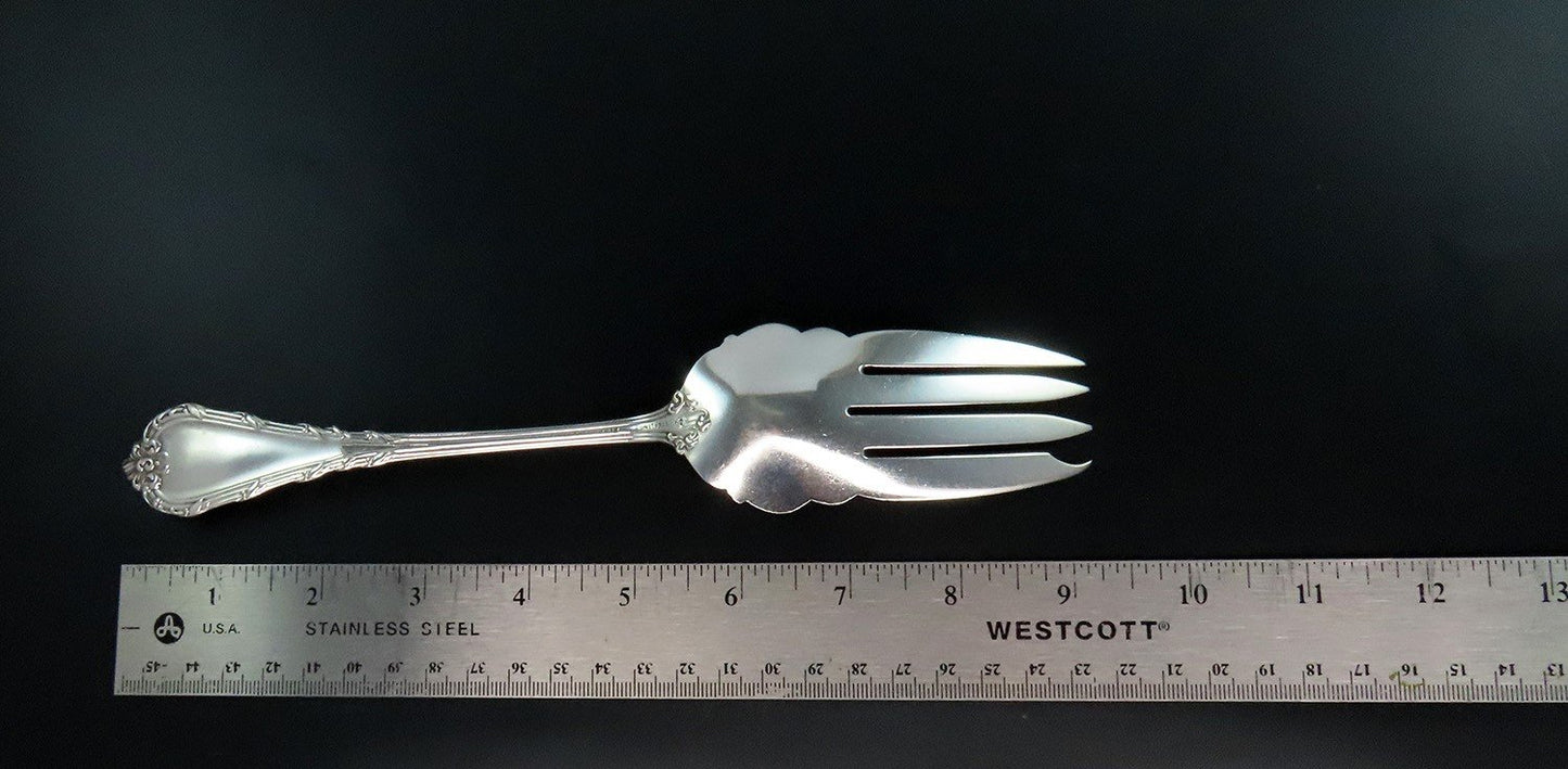 Stylish Durgin Madame Royale Sterling Silver Serving Fork No Mono 9 1/4 in
