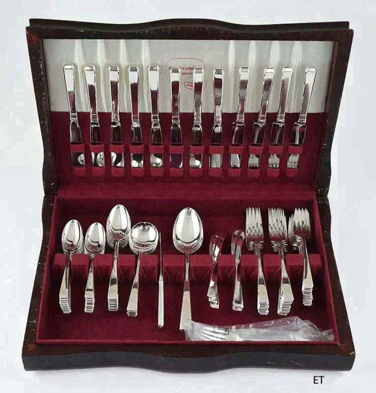 Excellent Towle 73pc Sterling Silver Craftsman Flatware Set