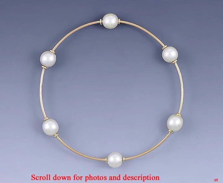 Stunning Italian 18k Yellow Gold Pearl Bangle