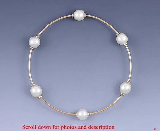 Stunning Italian 18k Yellow Gold Pearl Bangle