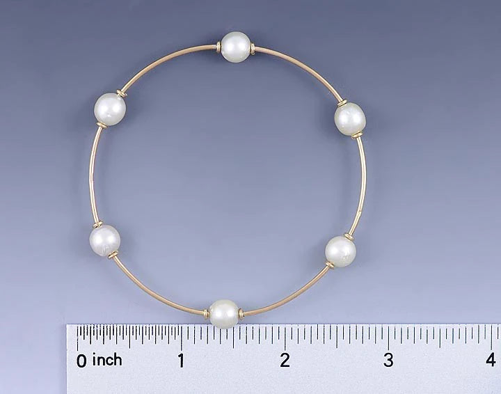 Stunning Italian 18k Yellow Gold Pearl Bangle