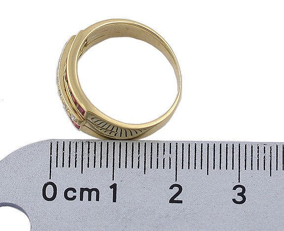 Quality Modern 18k Yellow Gold Diamond & Square Cut Ruby Ring