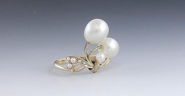 Pretty Japanese 14K Yellow Gold & Pearl Ribbon Design Ring