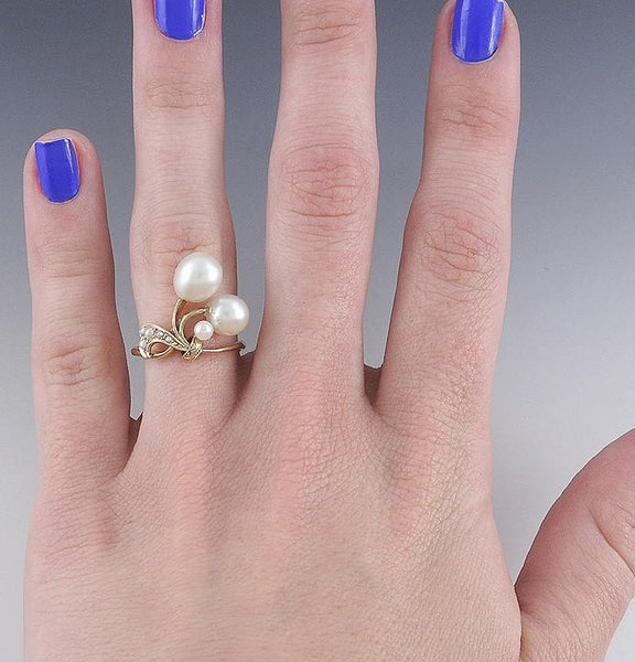 Pretty Japanese 14K Yellow Gold & Pearl Ribbon Design Ring