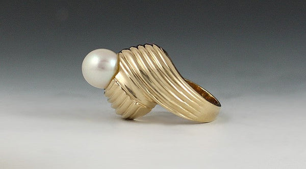 Great Heavy 14K Yellow Gold Pearl Swirl Ring Size 3.25