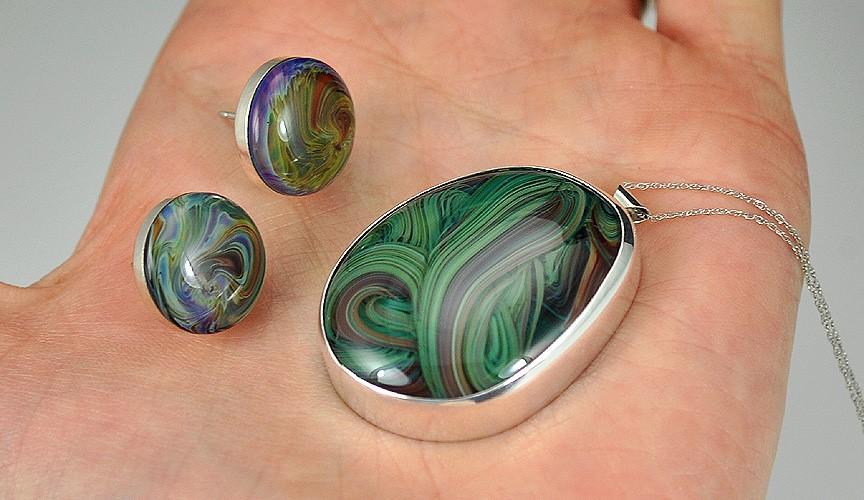 Stunning Sterling Silver 18" Necklace W/ Bezel Set Glass Pendant and Earrings
