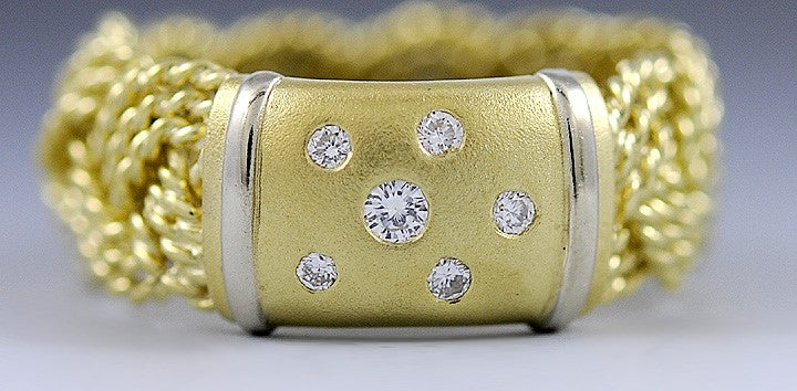 Modern Pretty 18K Gold Wire Work & Diamond Ring