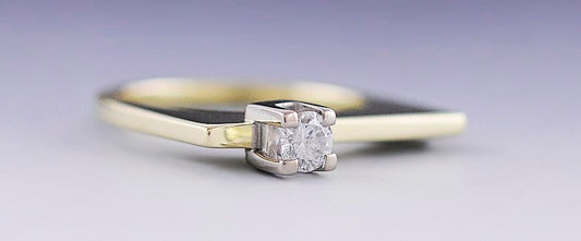 Stylish Modernist 14k Yellow Gold & Diamond Ring Size 7.25