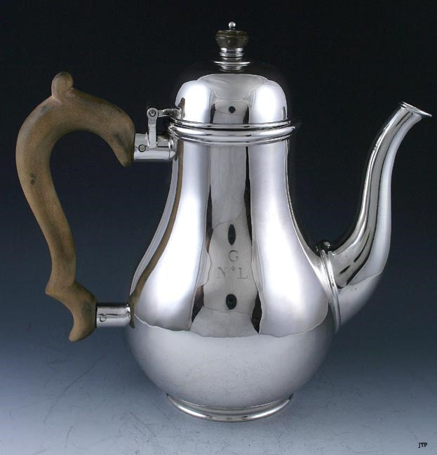 Antique 1920 Tiffany & Co Georgian Style Sterling Silver Tea Coffee Pot 8 1/2"