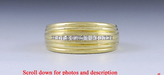 Threaded Band 18K Deep Yellow Gold & Sparkling Diamond Ring